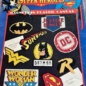 4/$50 plastic canvass leisure arts 1706 Superhero Magnet Set 🪡
